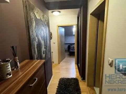 Prodaja, trosoban stan, 71m², Centar, Jagodina - image 9