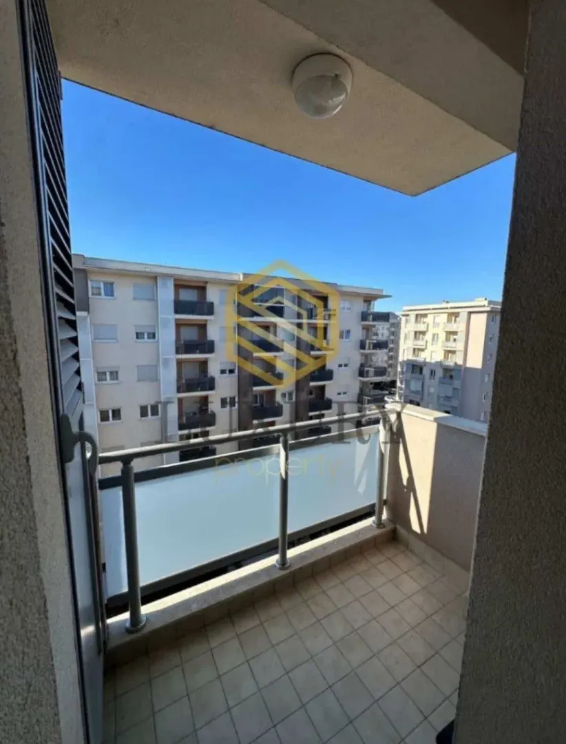 Izdavanje, dvosoban stan, 64m², City Kvart, Podgorica