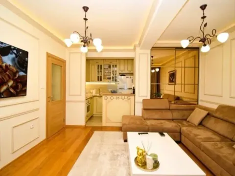 Izdavanje, jednosoban stan, 52m², Pobrežje, Podgorica