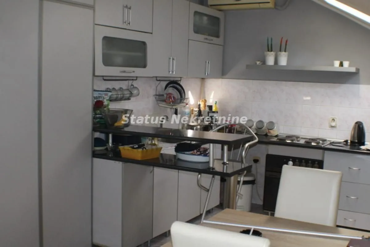 Prodaja, dvosoban stan, 77m², Stari grad, Novi Sad