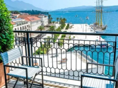 Prodaja, dvosoban stan, 135m², Porto Montenegro, Tivat