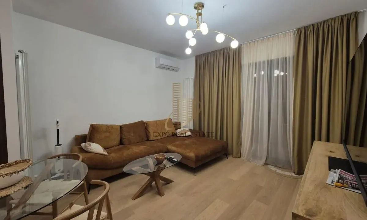 Izdavanje, trosoban stan, 74m², Savski Venac, Beograd