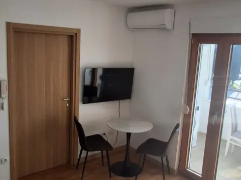 Daily-rent, one bedroom apartment, 36m², Centar, Podgorica - image 5