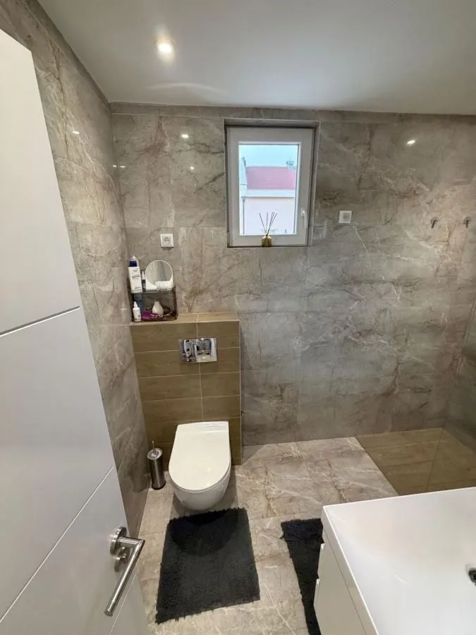 Prodaja, dvosoban stan, 80m², Rotkvarija, Novi Sad Sve Podlokacije