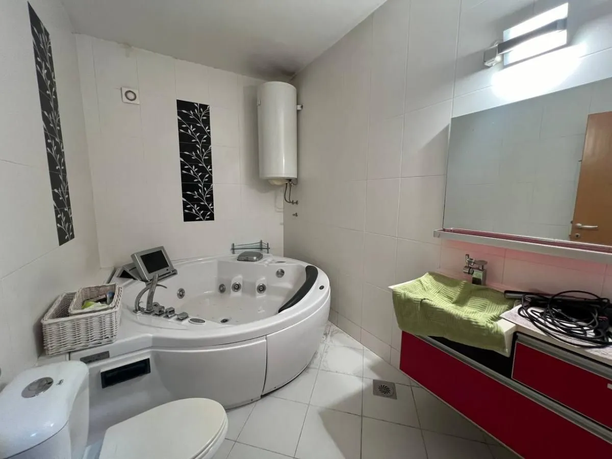 Prodaja, stan, 134m², Bulevar Oslobodjenja, Novi Sad Sve Podlokacije
