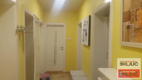 Izdavanje, trosoban stan, 71m², Centar, Novi Sad - image 13