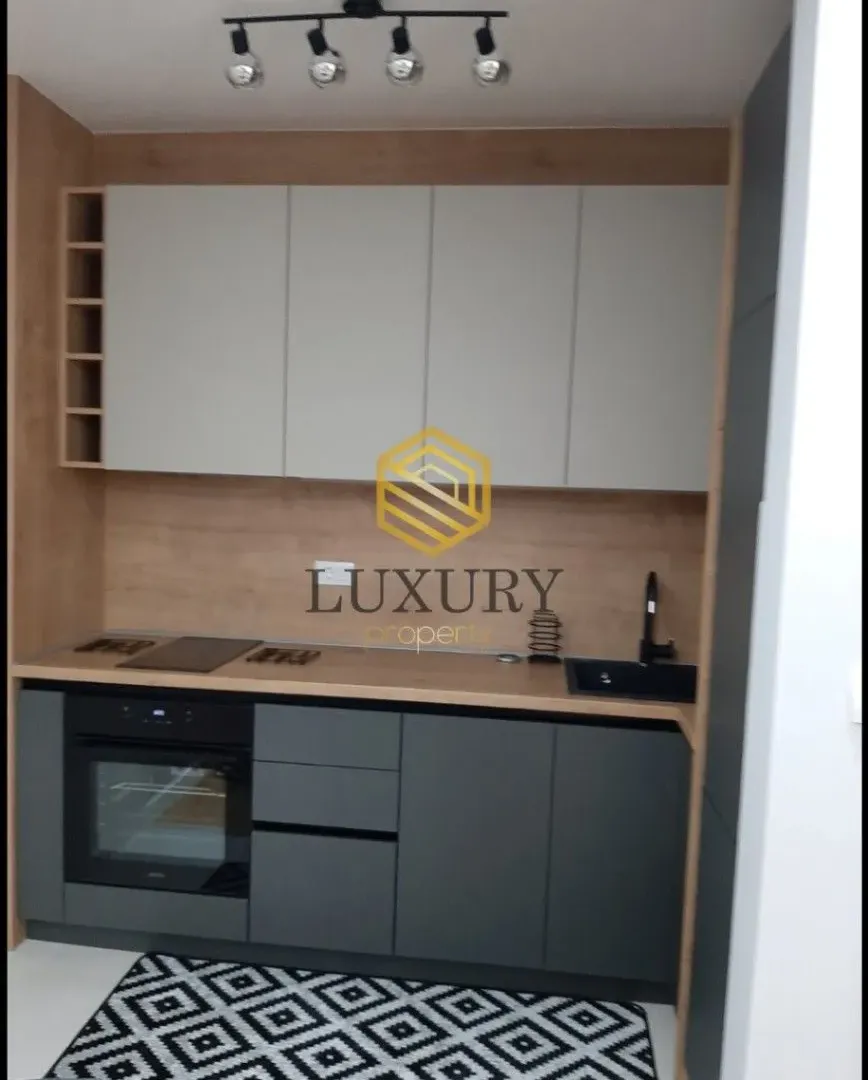 Izdavanje, jednosoban stan, 50m², Central Point, Podgorica
