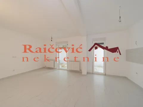 Prodaja, trosoban stan, 95m², Grocka, Beograd - image 1