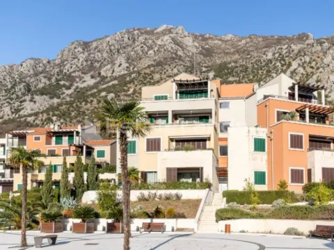 Prodaja, jednosoban stan, 58m², Morinj, Kotor - image 4