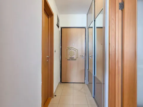 Prodaja, jednosoban stan, 39m², Stari Aerodrom, Podgorica - image 5