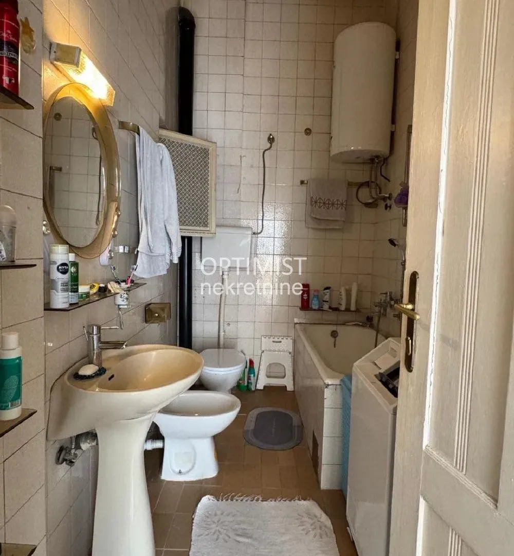 Sale, three bedroom apartment, 110m², Slavija, Vračar Sve Podlokacije