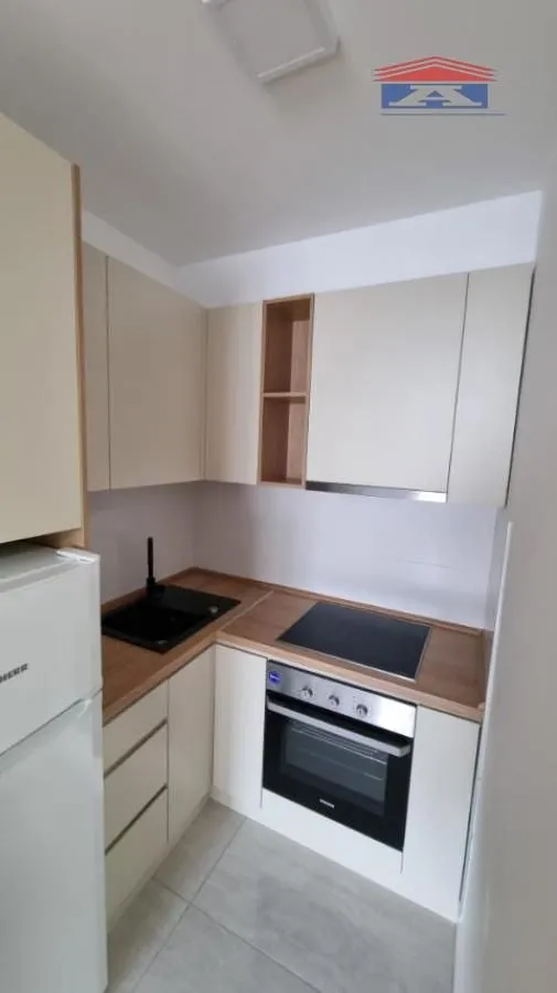Izdavanje, garsonjera, 28m², Grbavica, Novi Sad Sve Podlokacije