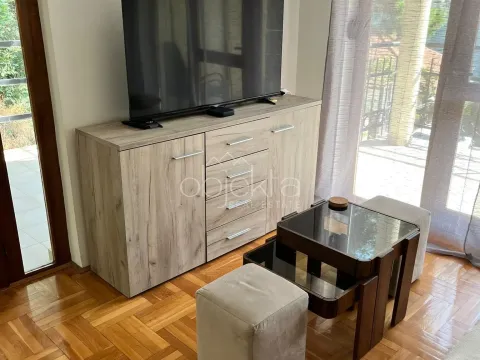 Izdavanje, stan, 88m², Kotor, Crna Gora - image 4