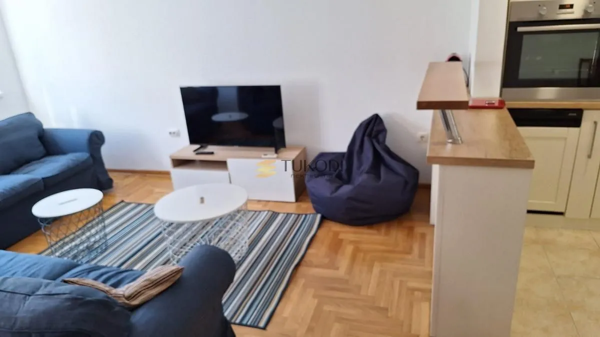 Rent, two bedroom apartment, 54m², Kalenić Pijaca, Vračar Sve Podlokacije
