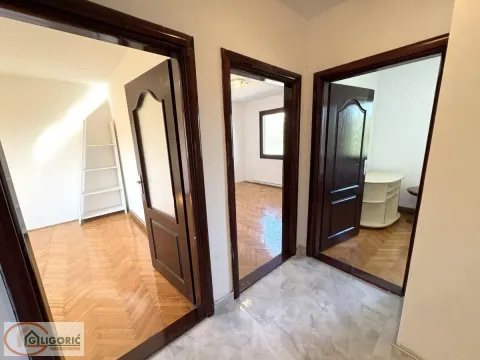 Prodaja, kuća, 270m², Zvezdara Sve Podlokacije, Beograd - image 6