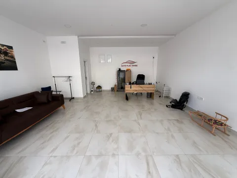 Rent, office space, 42m², Pobrežje, Podgorica - image 3
