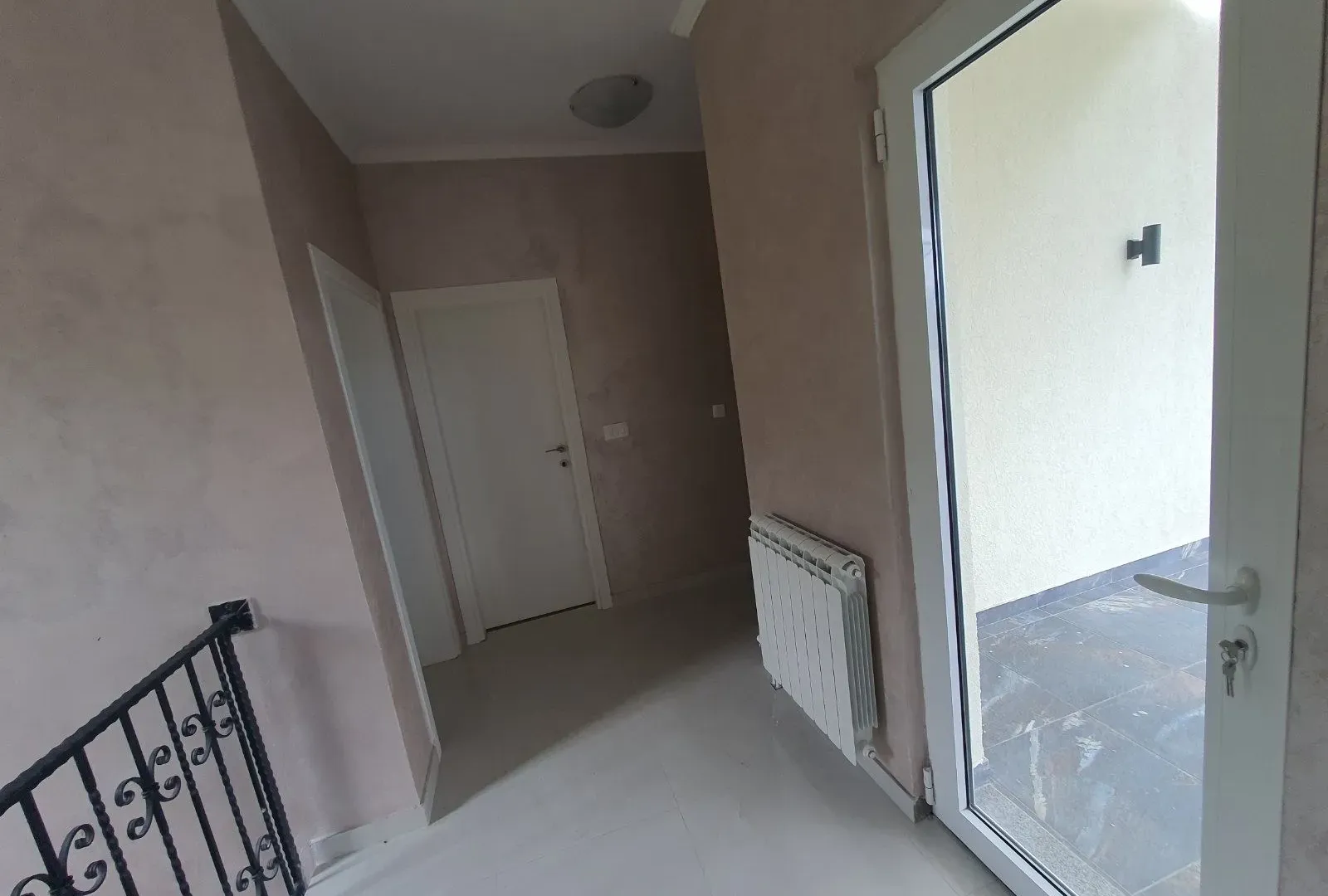 Prodaja, kuća, 260m², Gornja Gorica, Podgorica