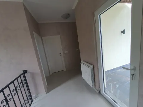 Prodaja, kuća, 260m², Gornja Gorica, Podgorica - image 4