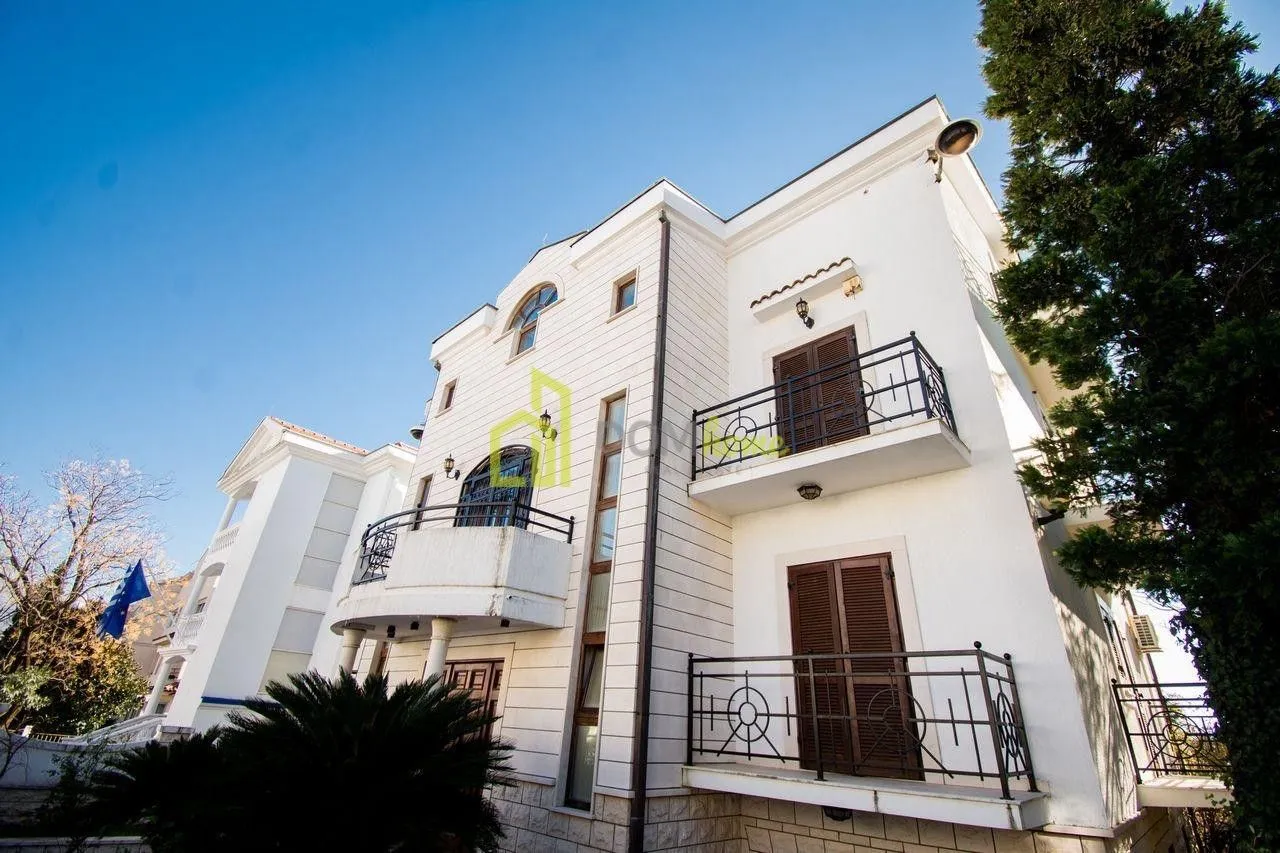 Prodaja, kuća, 750m², Pod Goricom, Podgorica