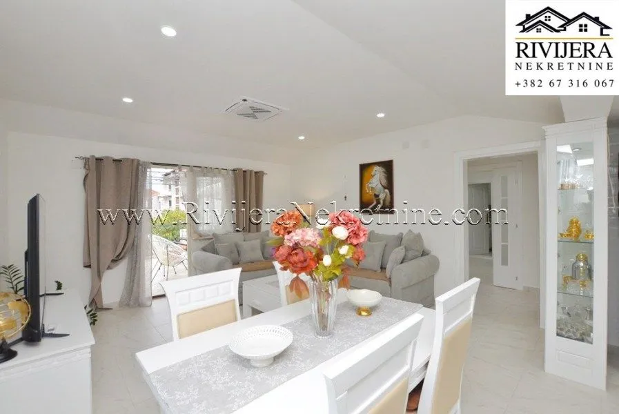 Prodaja, dvosoban stan, 98m², Igalo, Herceg Novi