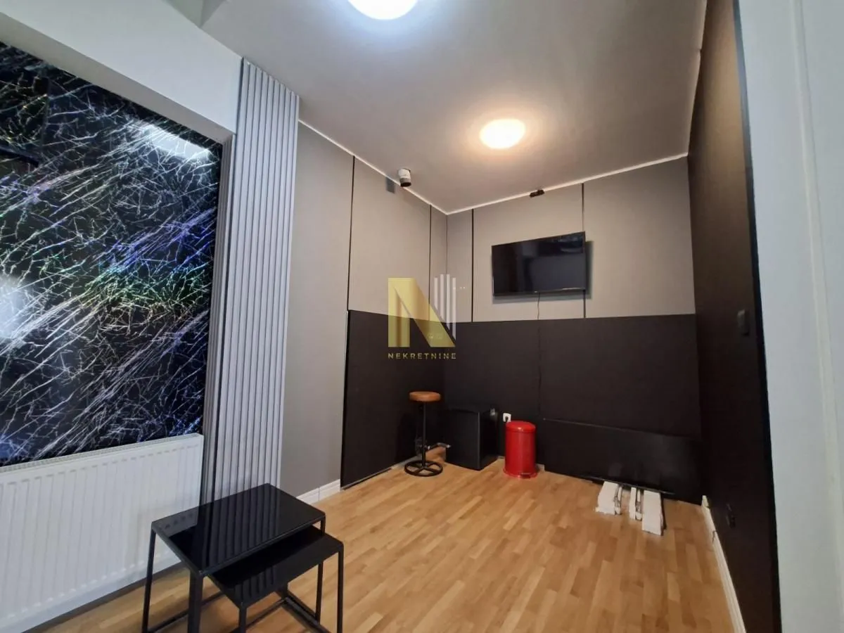 Rent, office space, 65m², Centar, Novi Sad