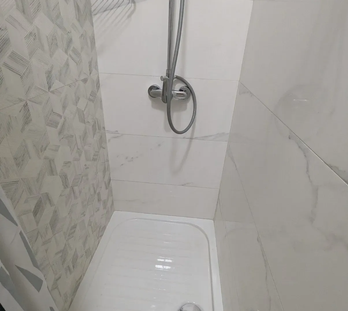 Izdavanje, jednosoban stan, 40m², Central Point, Podgorica