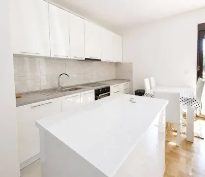 Sale, two bedroom apartment, 58m², Bečići, Budva - image 7