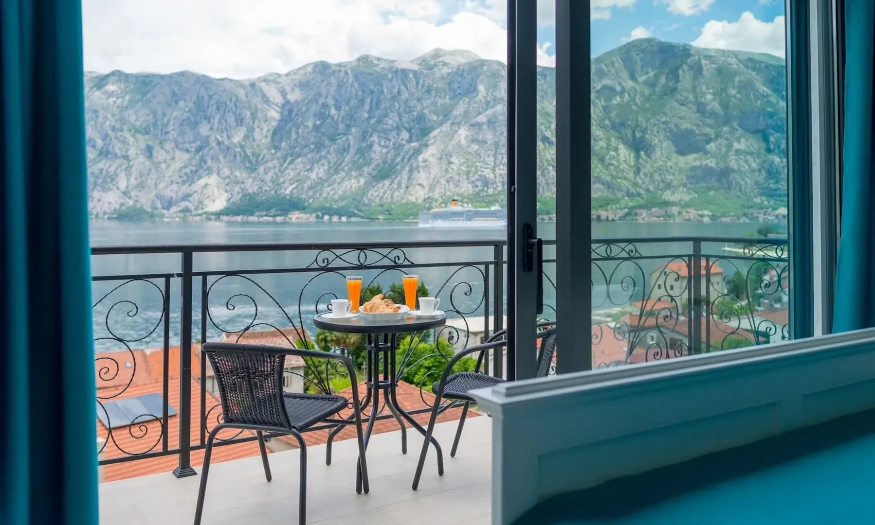 Rent, house, 150m², Stoliv, Kotor