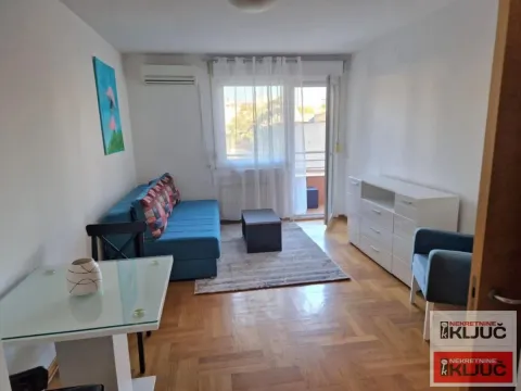 Izdavanje, dvosoban stan, 45m², Bulevar Oslobodjenja, Novi Sad Sve Podlokacije - image 3