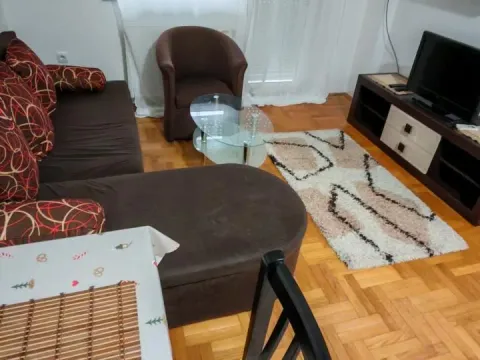 Izdavanje, jednosoban stan, 38m², Bulevar Oslobodjenja, Novi Sad Sve Podlokacije - image 2