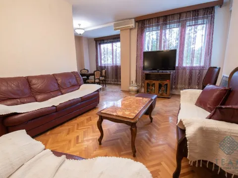 Izdavanje, dvosoban stan, 90m², Preko Morače, Podgorica - image 2