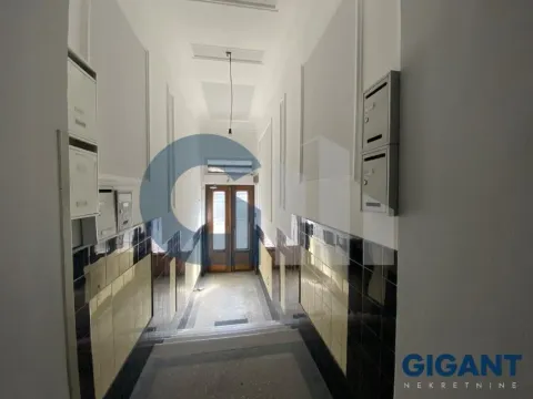 Izdavanje, trosoban stan, 90m², Kalenić Pijaca, Vračar Sve Podlokacije - image 14