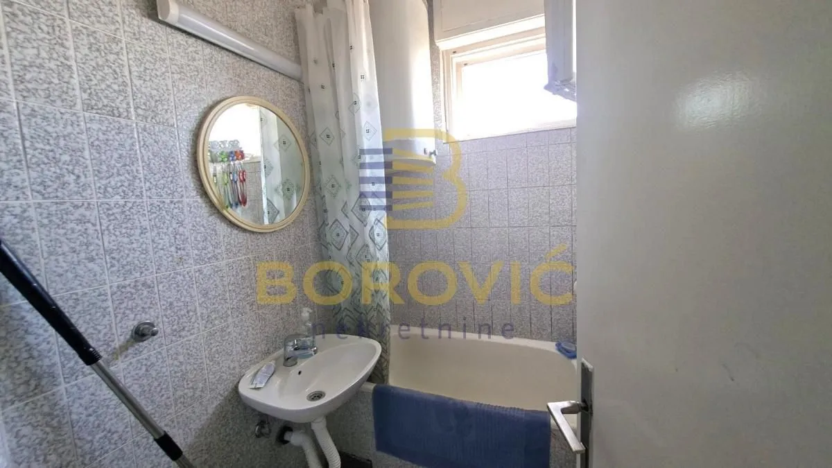 Prodaja, trosoban stan, 77m², Čubura, Beograd