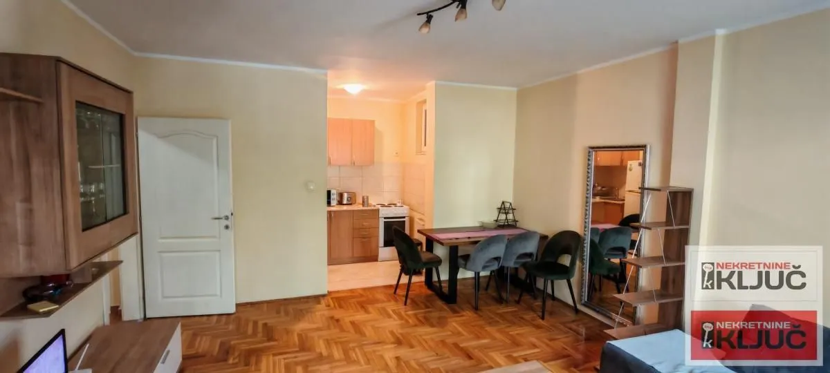 Izdavanje, jednosoban stan, 45m², Grbavica, Novi Sad Sve Podlokacije