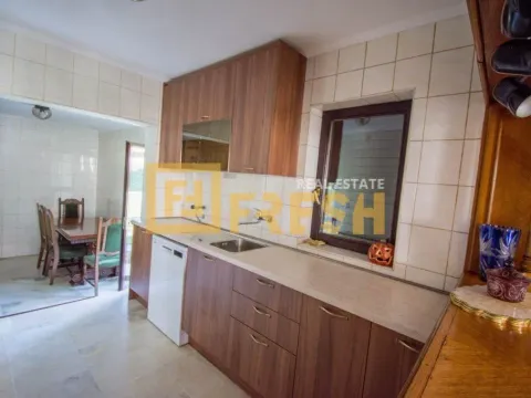 Sale, house, 250m², Tološi, Podgorica - image 7