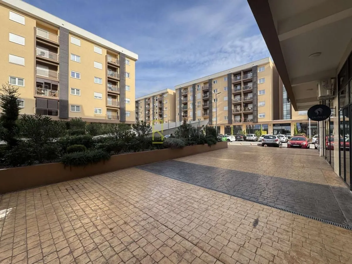 Izdavanje, poslovni prostor, 46m², City Kvart, Podgorica