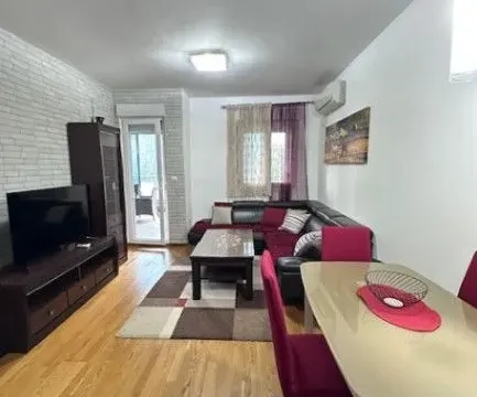 Izdavanje, jednosoban stan, 45m², City Kvart, Podgorica - image 3