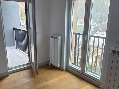 Prodaja, četvorosoban stan, 103m², Centar, Kolašin - image 5