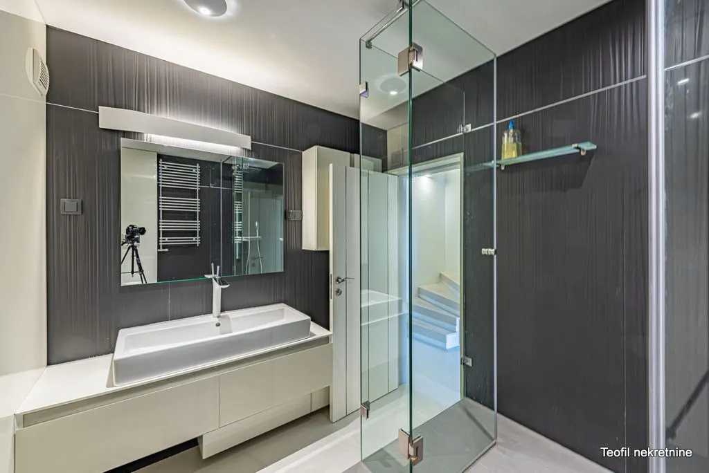 Sale, house, 305m², Čukarica, Beograd
