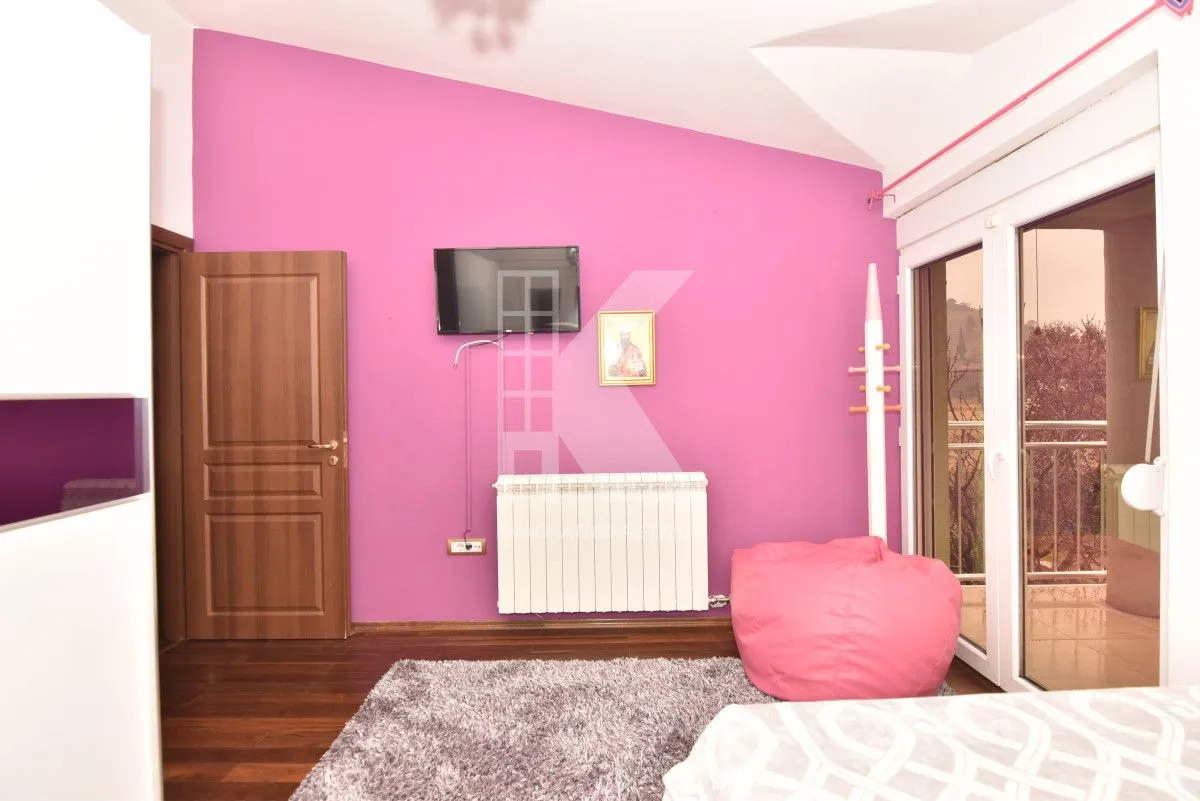 Rent, house, 175m², Vranići, Podgorica
