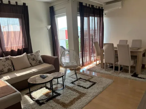 Izdavanje, jednosoban stan, 54m², City Kvart, Podgorica - image 12