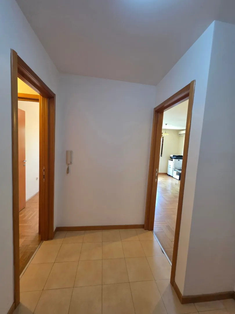 Prodaja, dvosoban stan, 64m², Stari Aerodrom, Podgorica