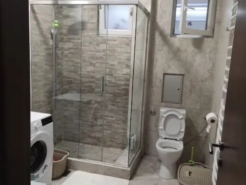 Izdavanje, dvosoban stan, 96m², Centar, Podgorica - image 16