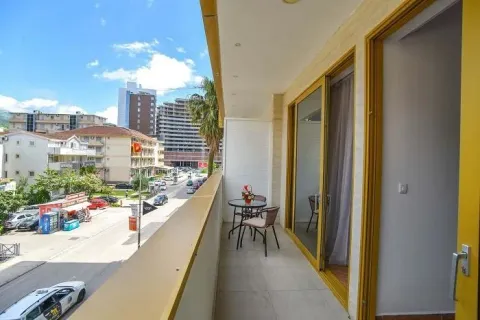 Rent, one bedroom apartment, 45m², Centar, Budva - image 15
