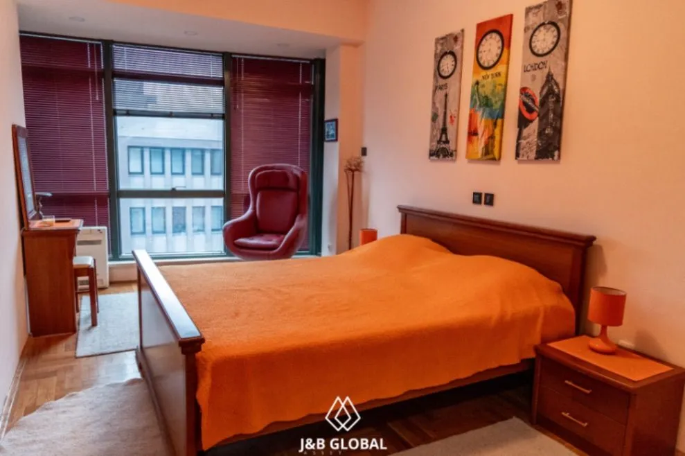 Izdavanje, dvosoban stan, 76m², Centar, Podgorica