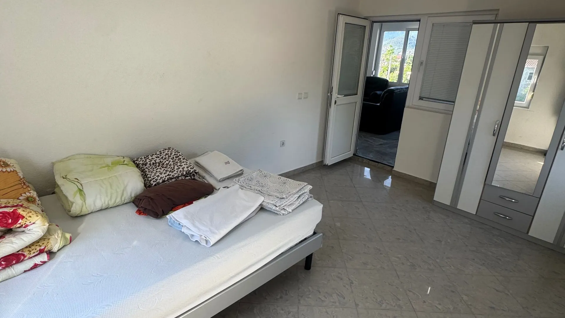Izdavanje, kuća, 95m², Polje, Bar