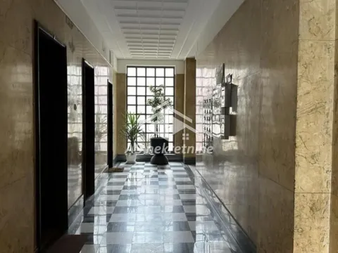 Izdavanje, stan, 223m², Kalenić Pijaca, Vračar Sve Podlokacije - image 38