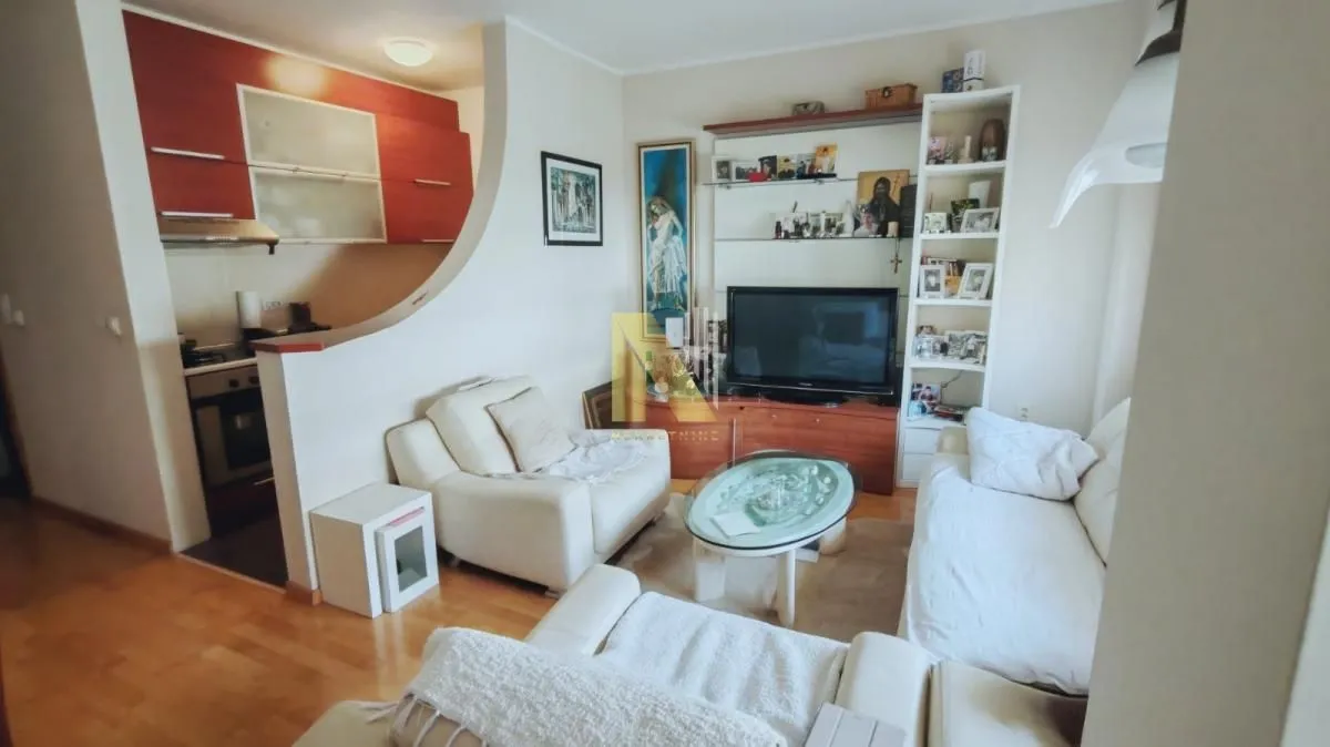 Prodaja, dvosoban stan, 55m², Stari grad, Novi Sad