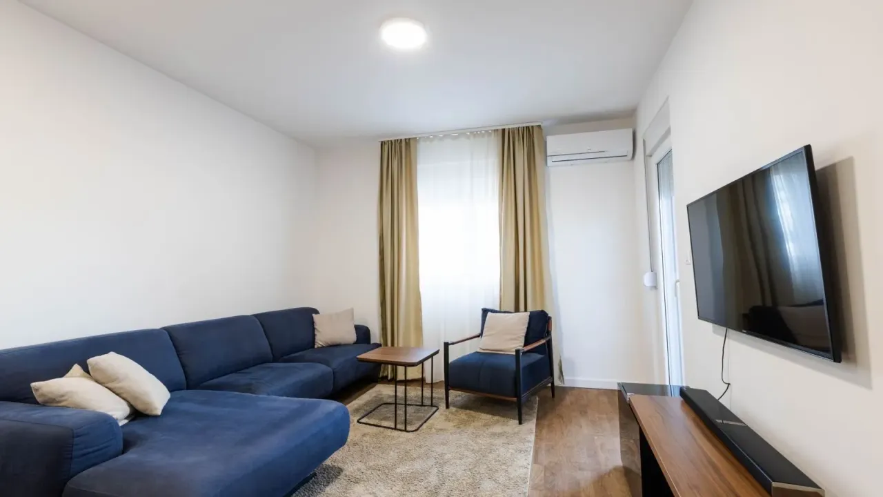 Izdavanje, jednosoban stan, 46m², Stari Aerodrom, Podgorica