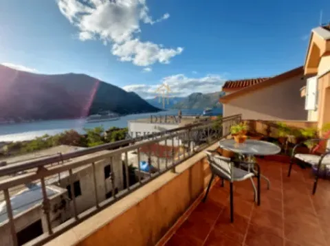 Prodaja, dvosoban stan, 62m², Dobrota, Kotor - image 10